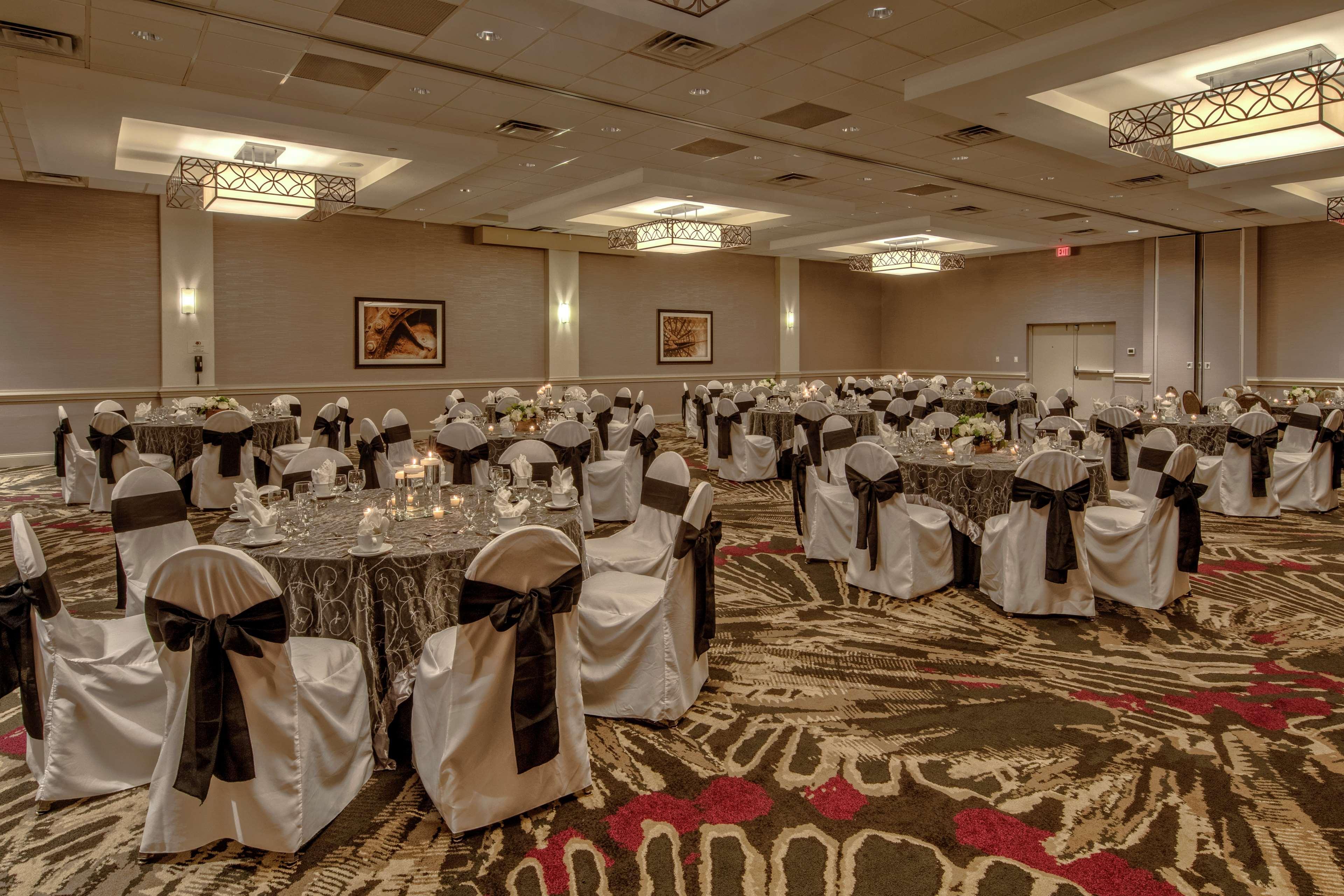 Doubletree By Hilton Decatur Riverfront Екстериор снимка