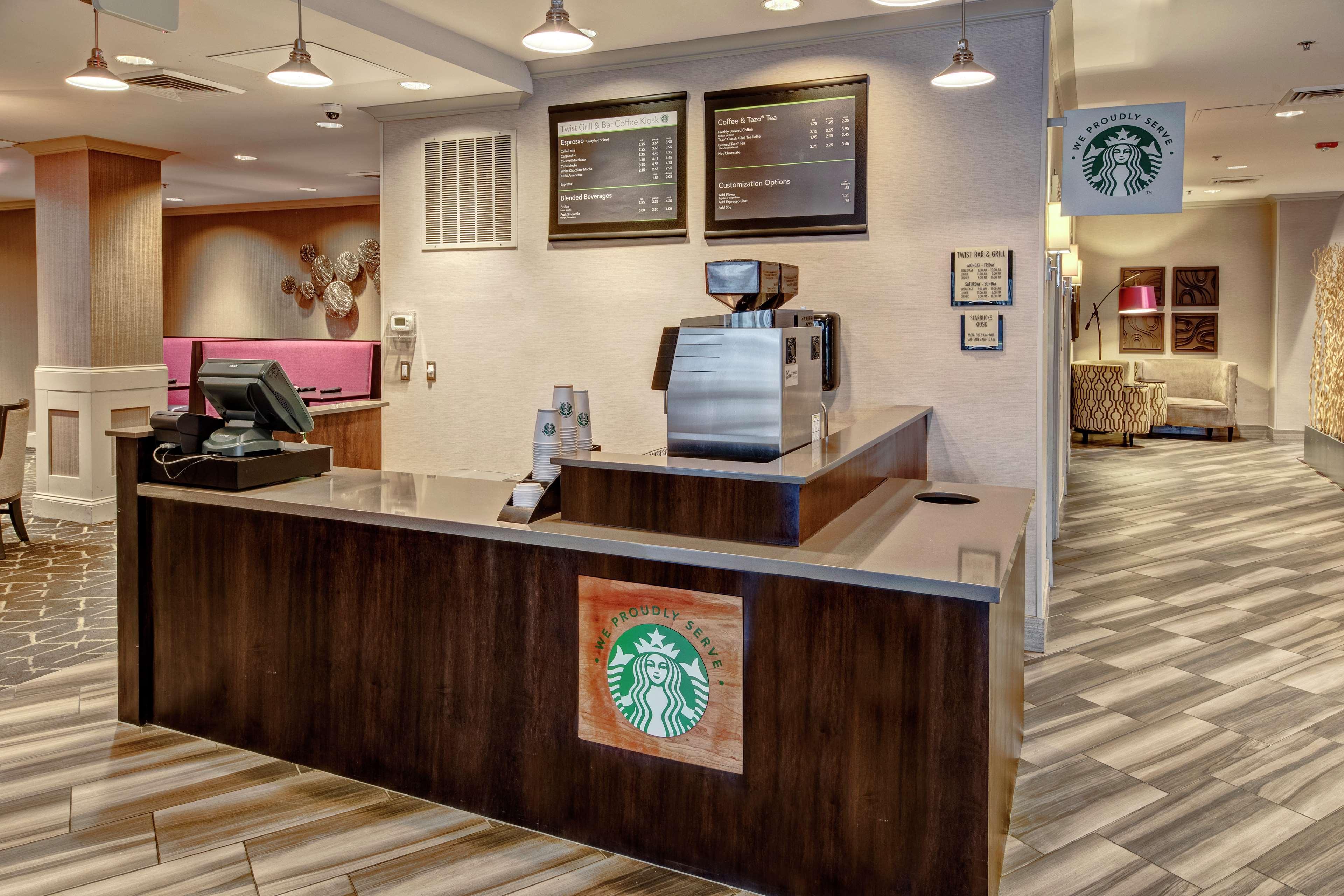 Doubletree By Hilton Decatur Riverfront Екстериор снимка
