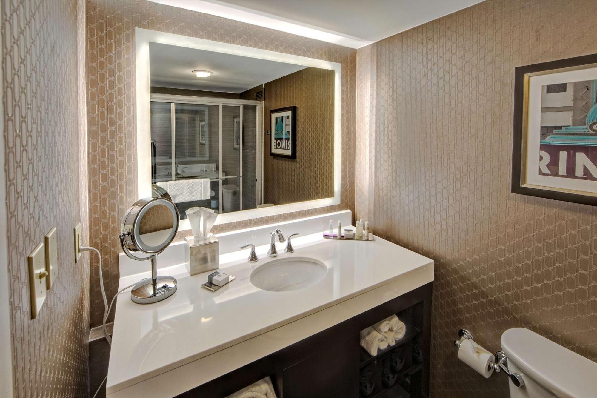 Doubletree By Hilton Decatur Riverfront Екстериор снимка