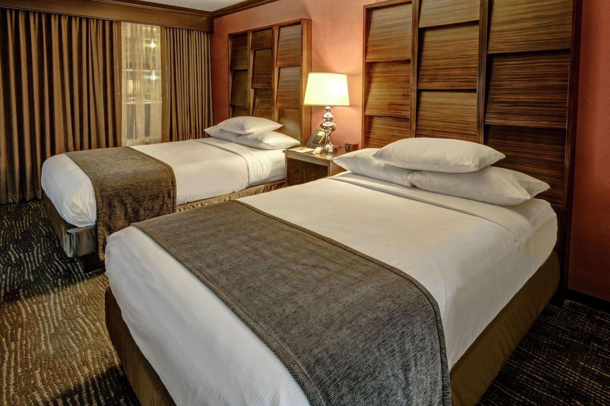 Doubletree By Hilton Decatur Riverfront Екстериор снимка