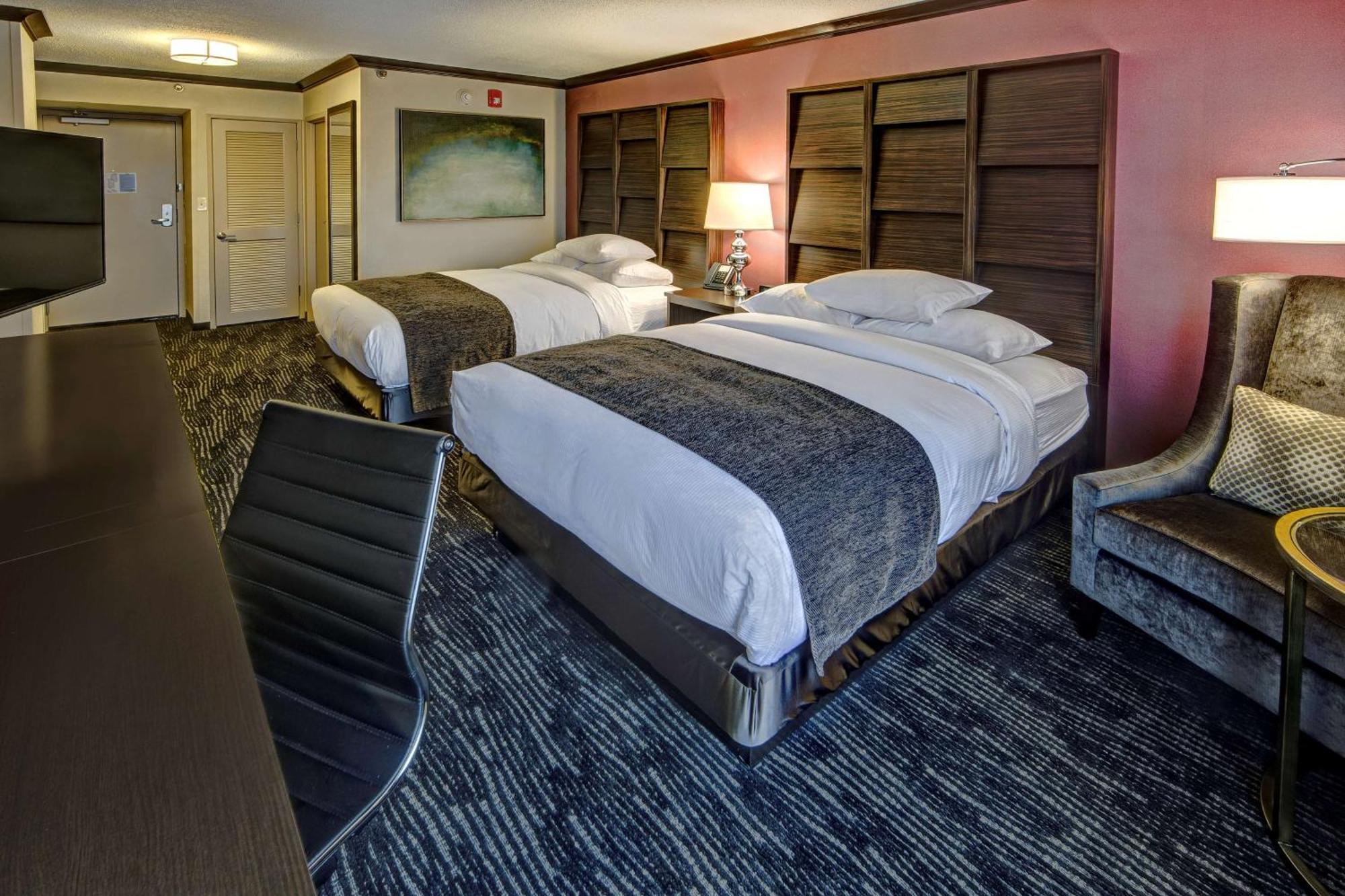 Doubletree By Hilton Decatur Riverfront Екстериор снимка