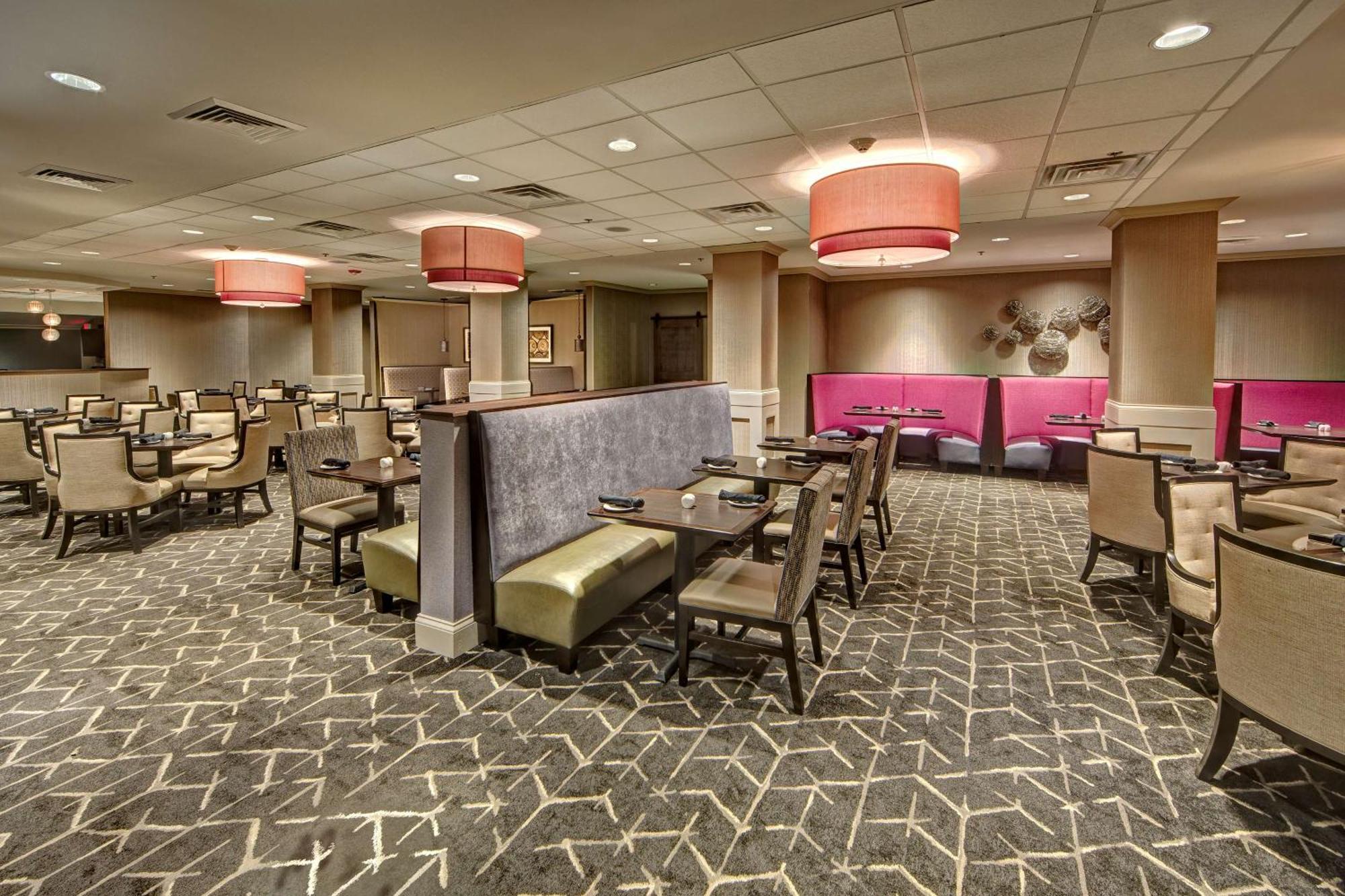 Doubletree By Hilton Decatur Riverfront Екстериор снимка