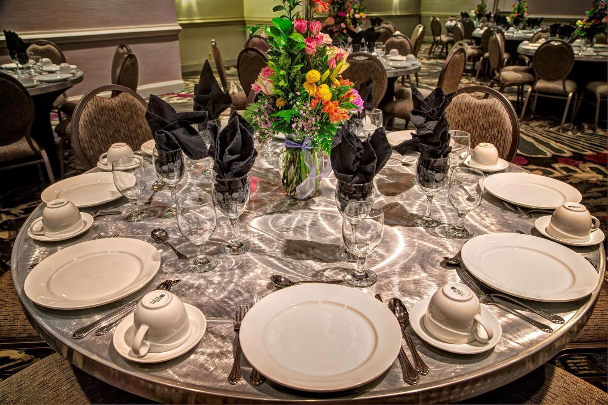 Doubletree By Hilton Decatur Riverfront Екстериор снимка